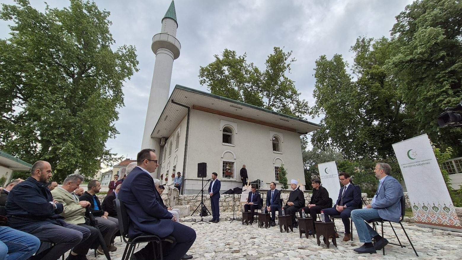 Okrugli sto "Porušene sarajevske džamije": Izgraditi ili označiti porušene džamije