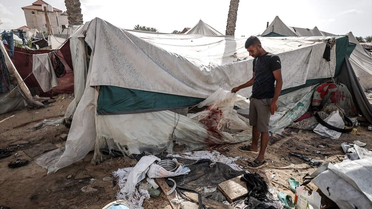 Izrael ponovo granatirao šatore raseljenih Palestinaca u Rafahu: Ubijeno najmanje 20 osoba