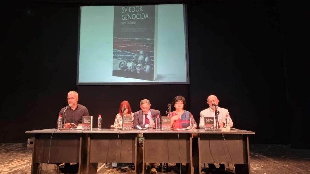 U Tuzli promovirana knjiga 'Svjedok genocida' Roya Gutmana