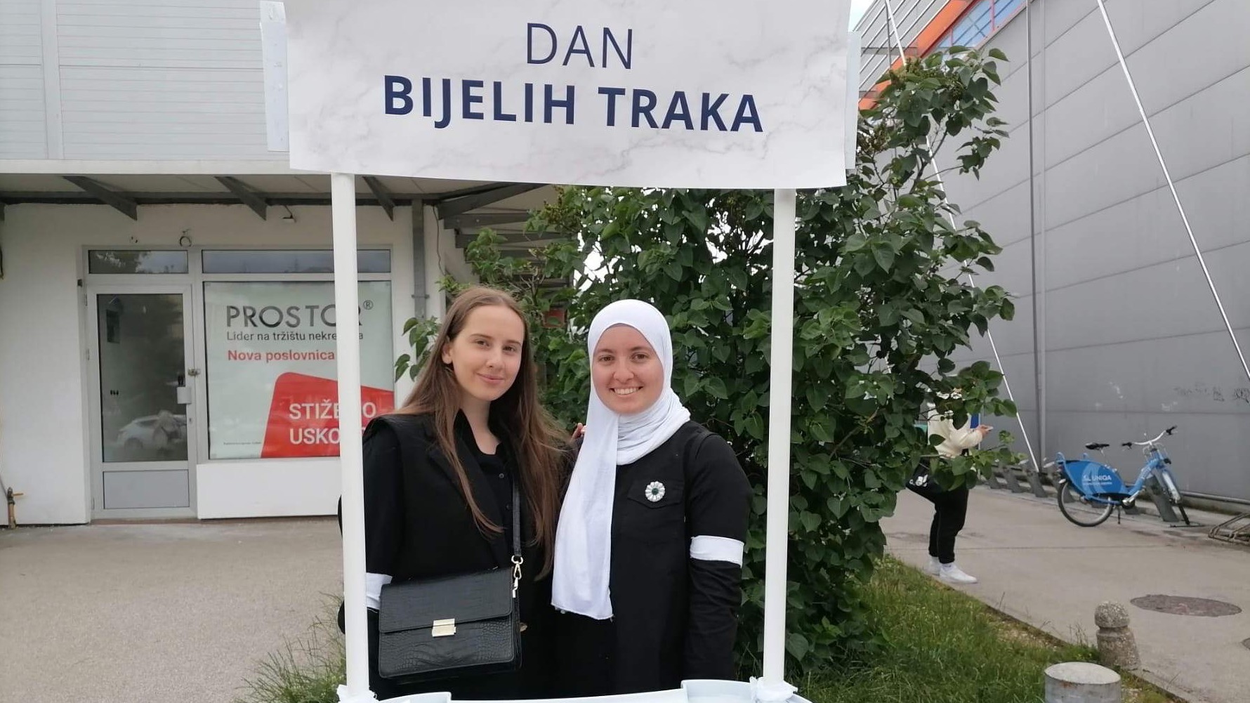 Aktivisti Mreže mladih Novi Grad građanima Sarajeva dijelili bijele trake