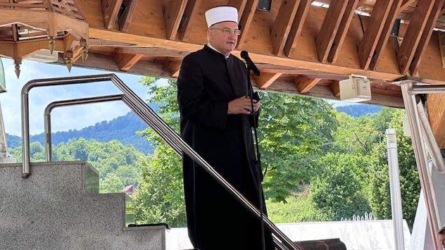 Muftija Hasanović u Potočarima pozvao na čuvanje mira i sjećanja o genocidu