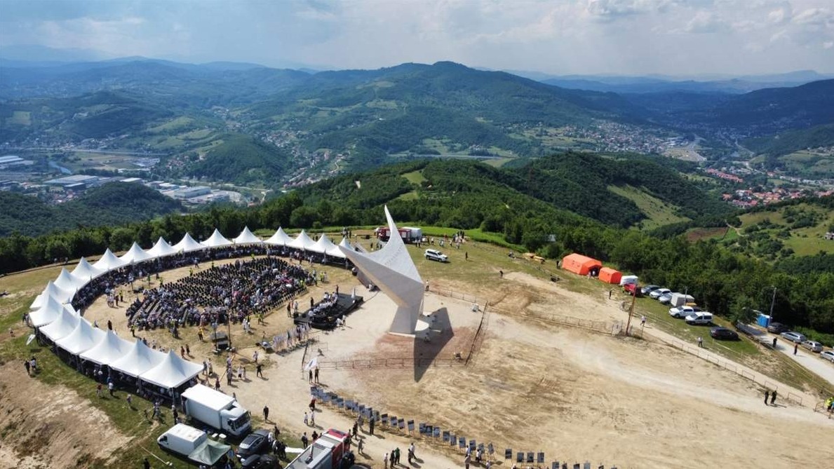 Na brdu Žuč svečano otvoren spomenik "Krila slobode"