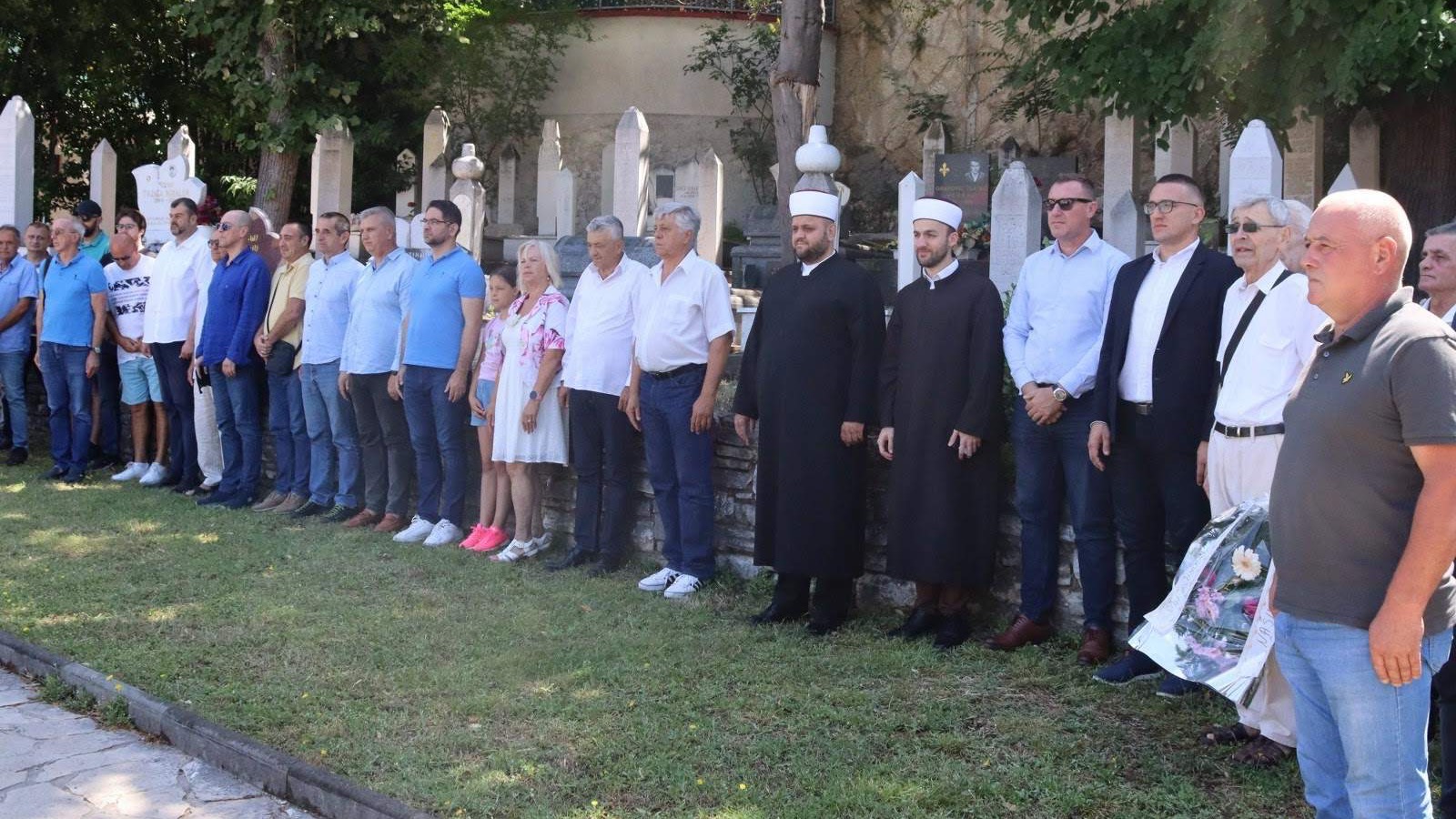 Posjetom šehitlucima i časom historije obilježena 32. godišnjica oslobođenja Mostara