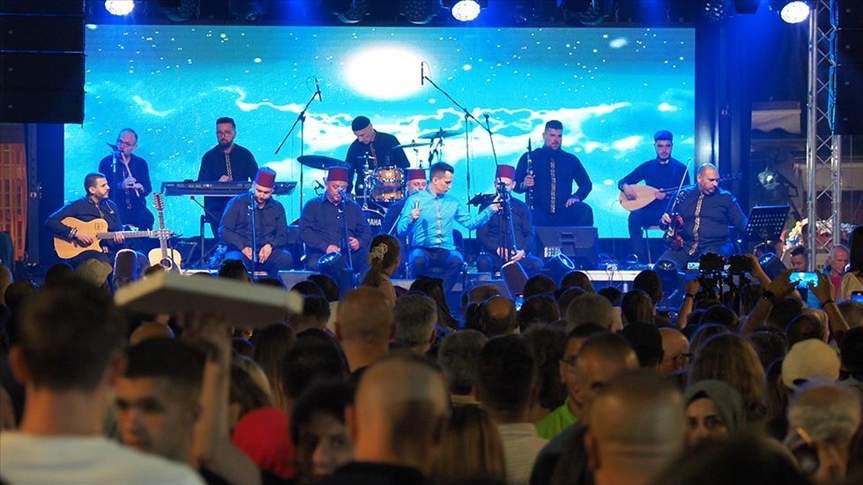 Dani bajramske radosti: Brojne Sarajlije i gosti uživali na koncertu na Baščaršiji