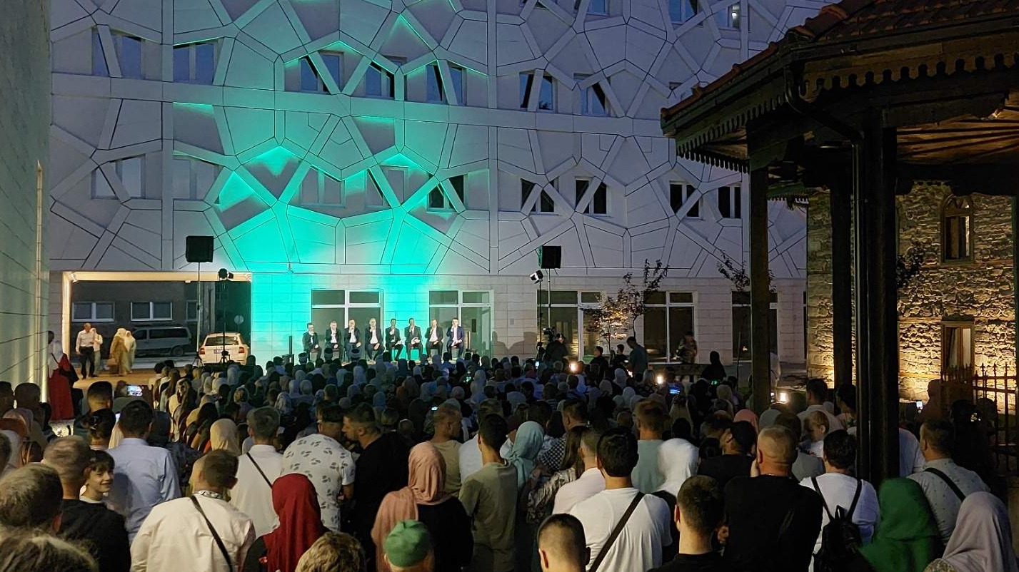 Zenica: U dvorištu Islamskog centra održan program u povodu Nove 1446. hidžretske godine