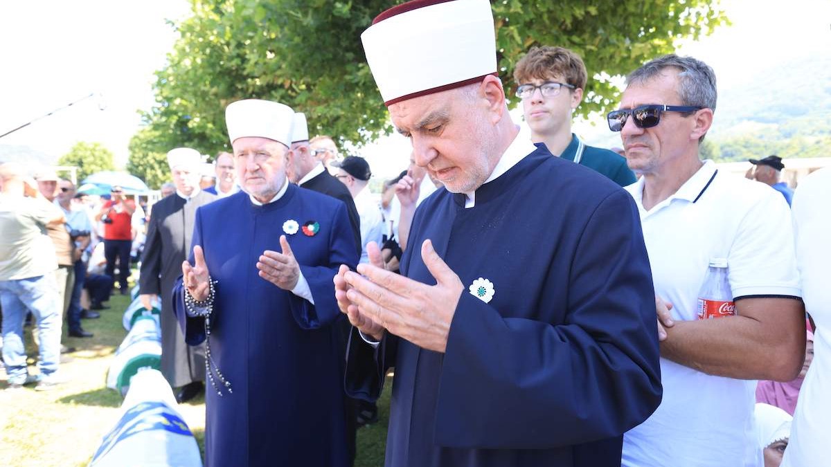 Potočari: Reisul-ulema obišao tabute 14 žrtava genocida