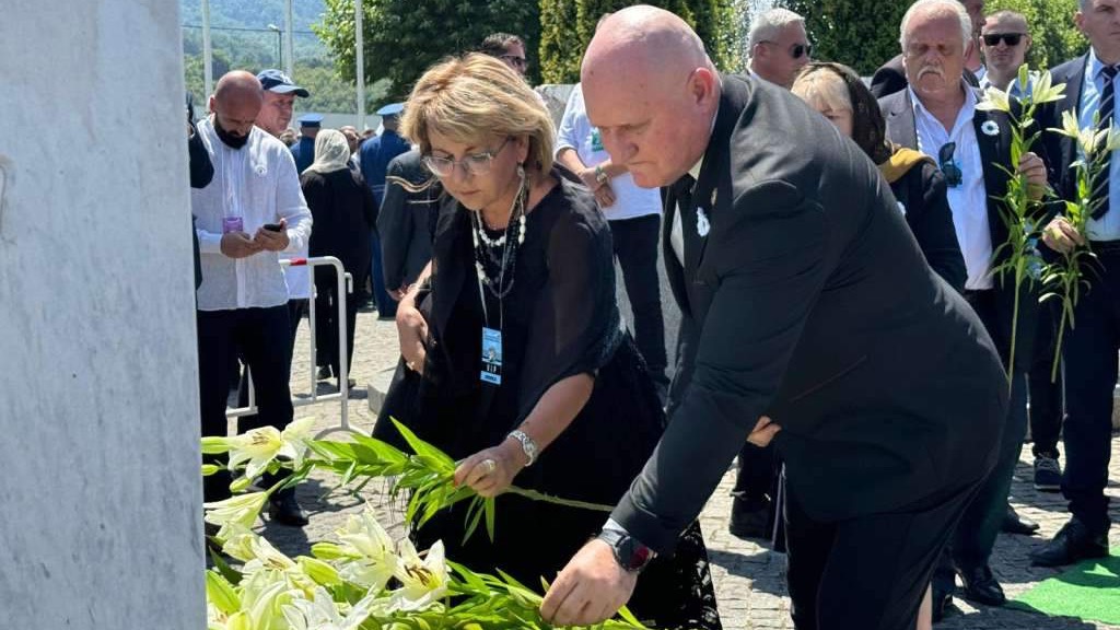 Bugarski ministar obrazovanja u Potočarima odao počast žrtvama genocida u Srebrenici