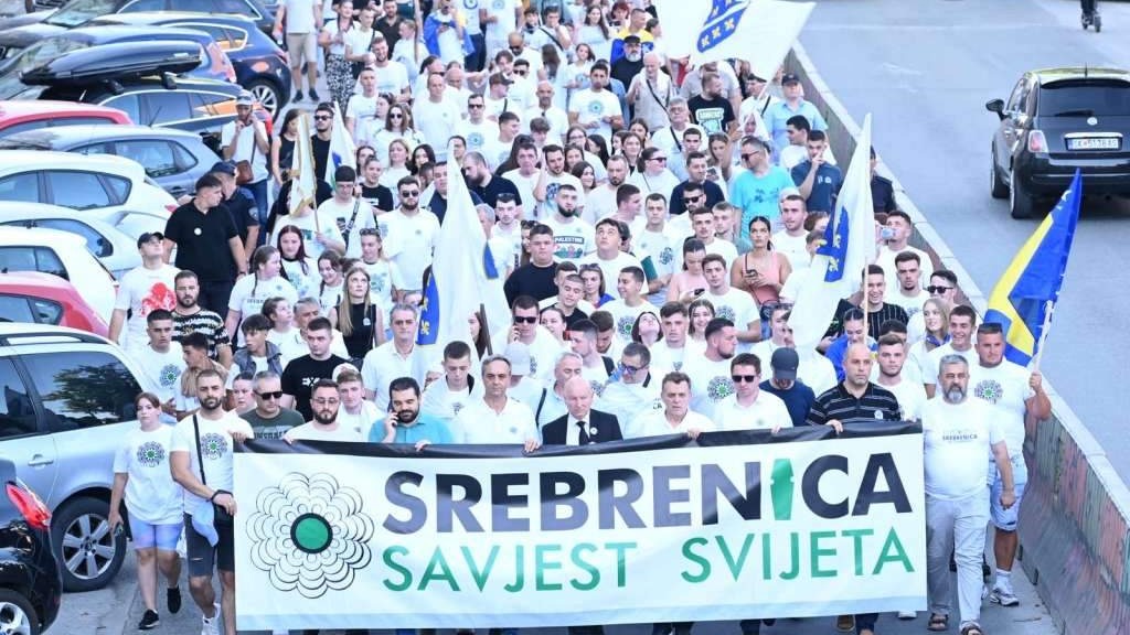 Bošnjačko nacionalno vijeće Sjeverne Makedonije organiziralo komemorativni 'Marš za Srebrenicu'