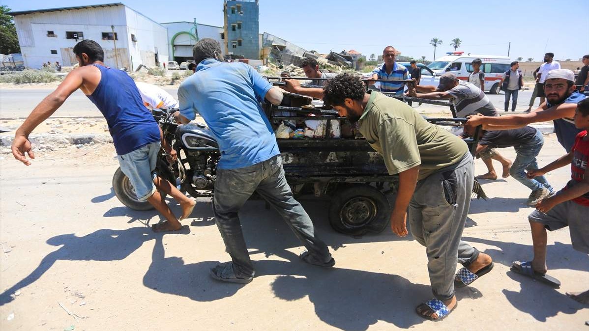 Najmanje osam poginulih u izraelskom napadu dronom na pomoćno vozilo u centralnoj Gazi