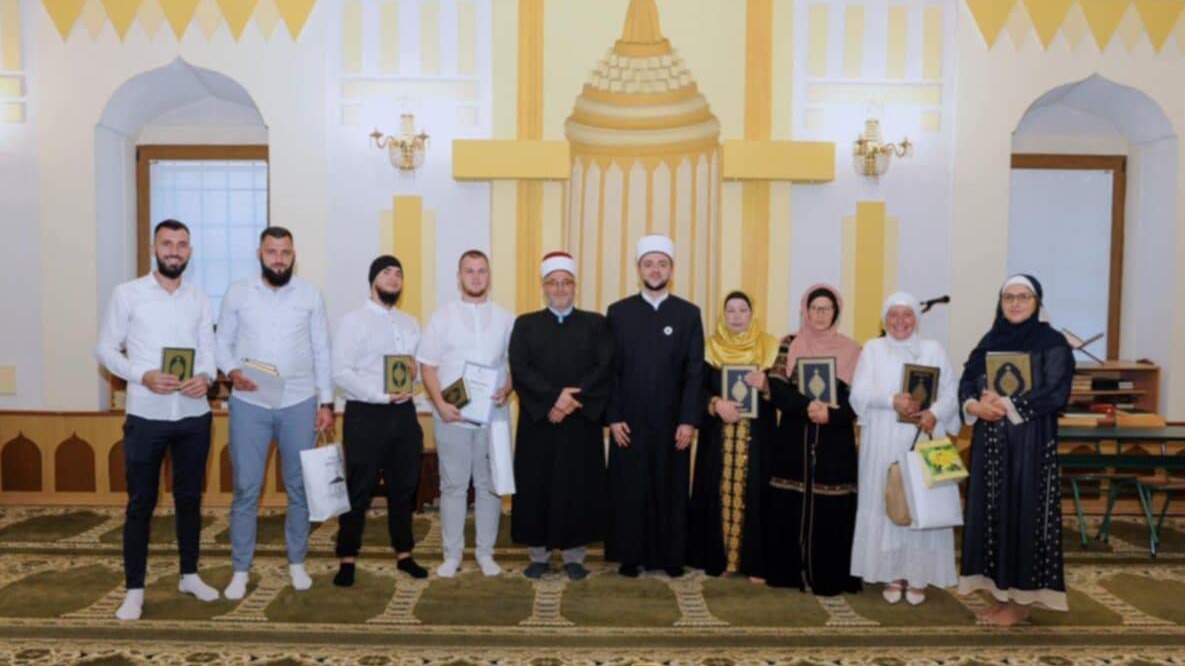 Osam polaznika Škole Kur'ana MIZ Orašje proučili svoju prvu hatmu