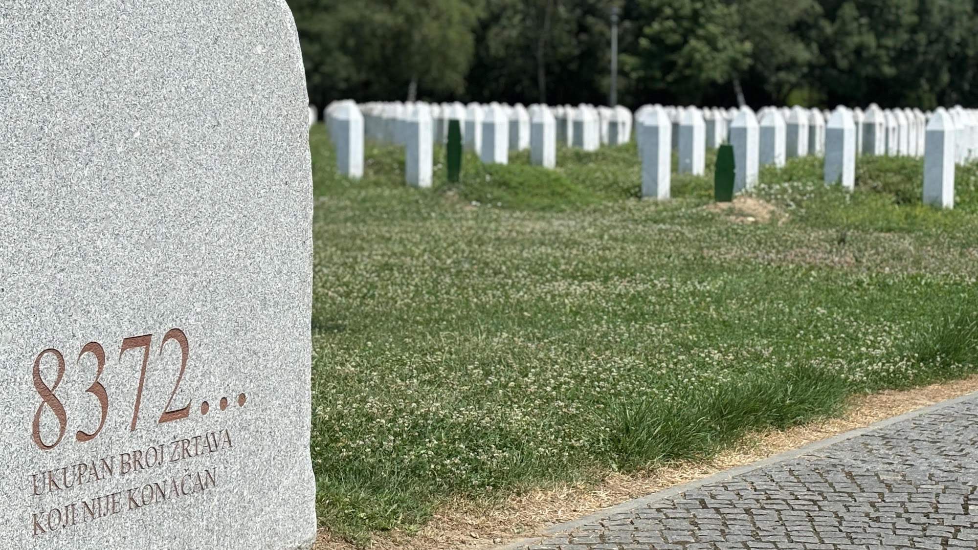 Tužilaštvo BiH šuti na negiranje genocida, porodice žrtava primorane da se kroz inicijative bore s negatorima