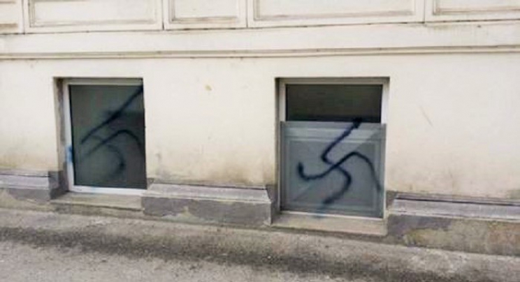 Austrija: Na vratima i prozorima džamije u Beču iscrtani nacistički simboli