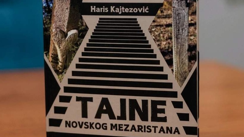 Bosanski Novi: Promovirana knjiga "Tajne novskog mezaristana" autora Harisa Kajtezovića