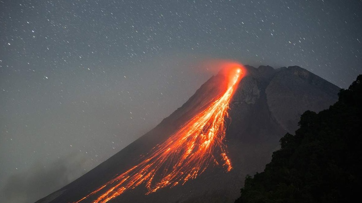 Indonezija: Nastavlja se erupcija vulkana Merapi