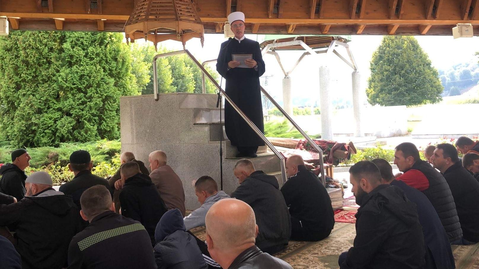 Muftija Fazlović u Potočarima: Sudjelujte u donošenju dalekosežno važne odluke na izborima u Srebrenici