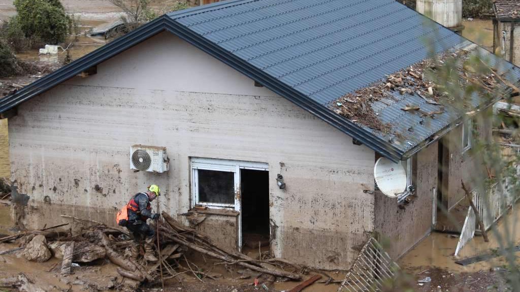 FUCZ: Osiguran smještaj za osobe koje su ostale bez domova, uspostavljena putna komunikacija Mostar - Jablanica za spasilačke službe i hitne slučajeve