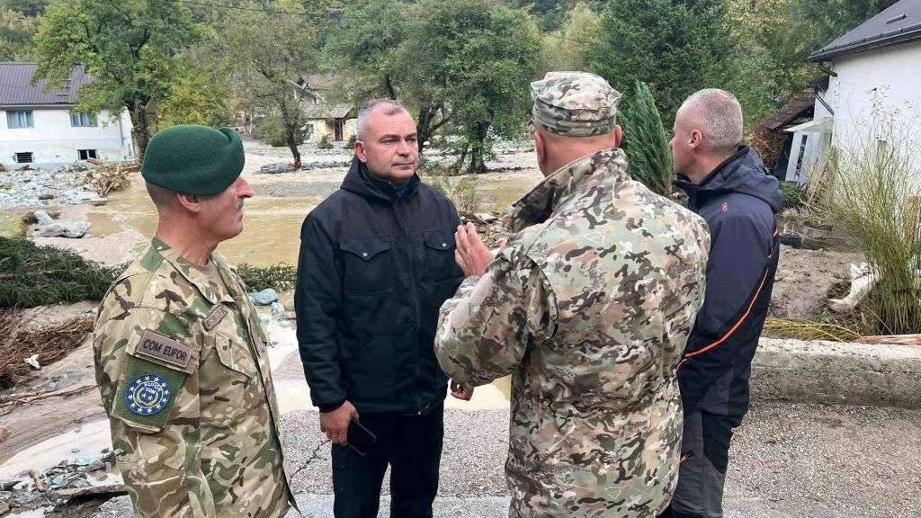 Ahmić i Stich obišli pripadnike OS BiH u Kiseljaku i Fojnici