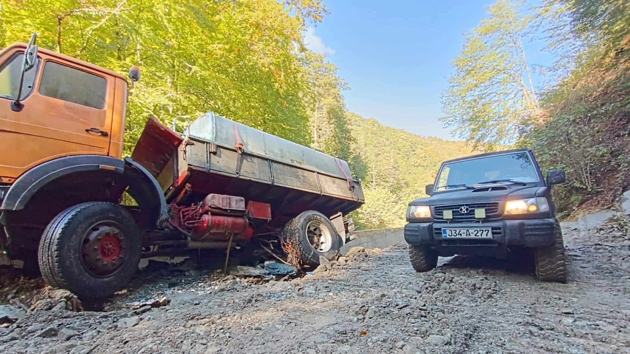 U Dusinu kod Fojnice dolazi se samo terenskim vozilima (VIDEO)