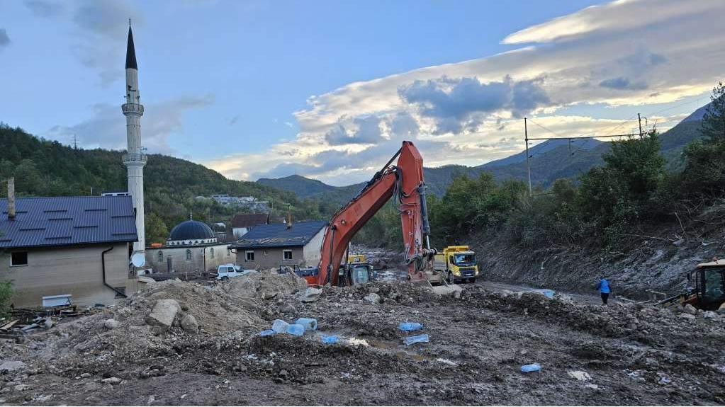 Spasilački timovi od jutra na terenu u Jablanici i Konjicu