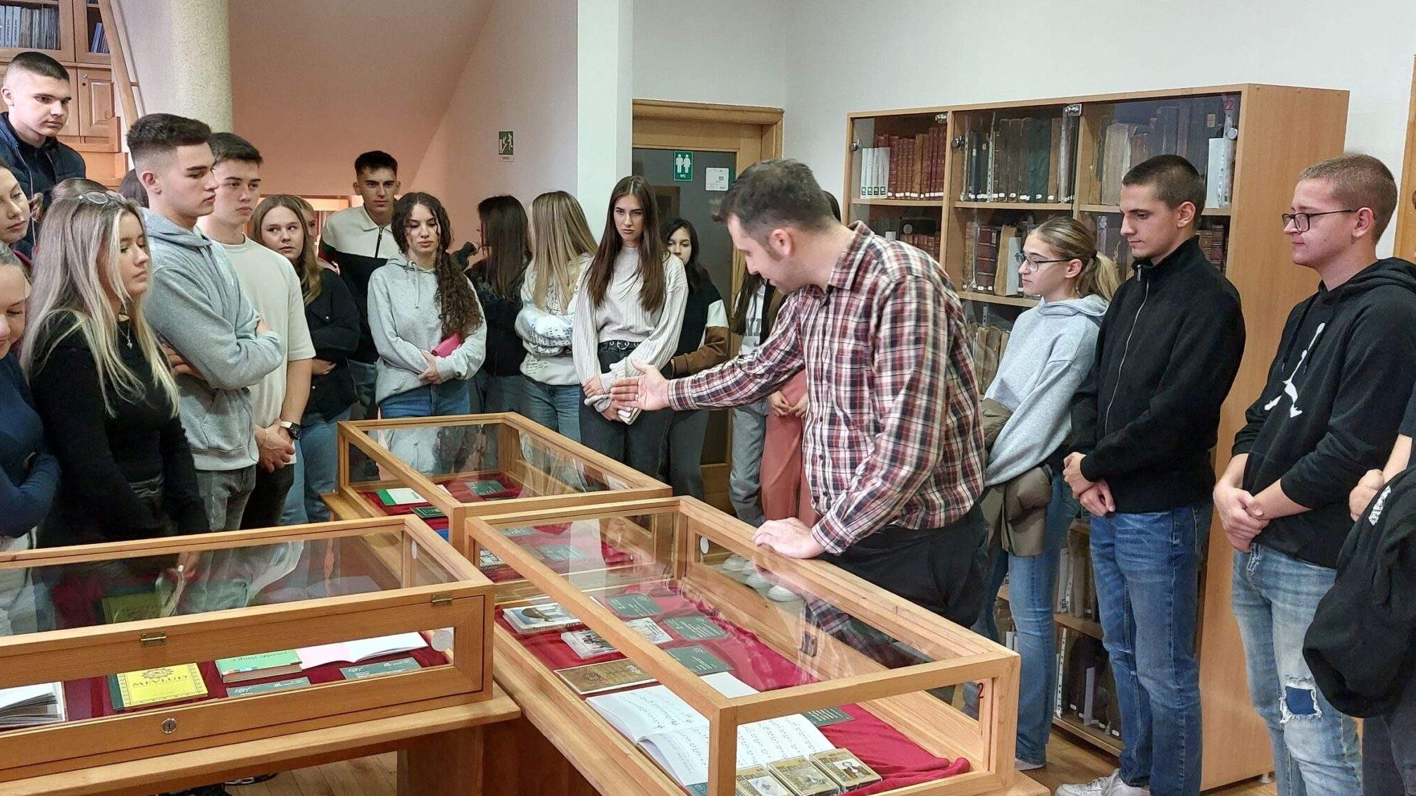 Biblioteka "Behram-beg": Izložba "Mevlud u Bosni"