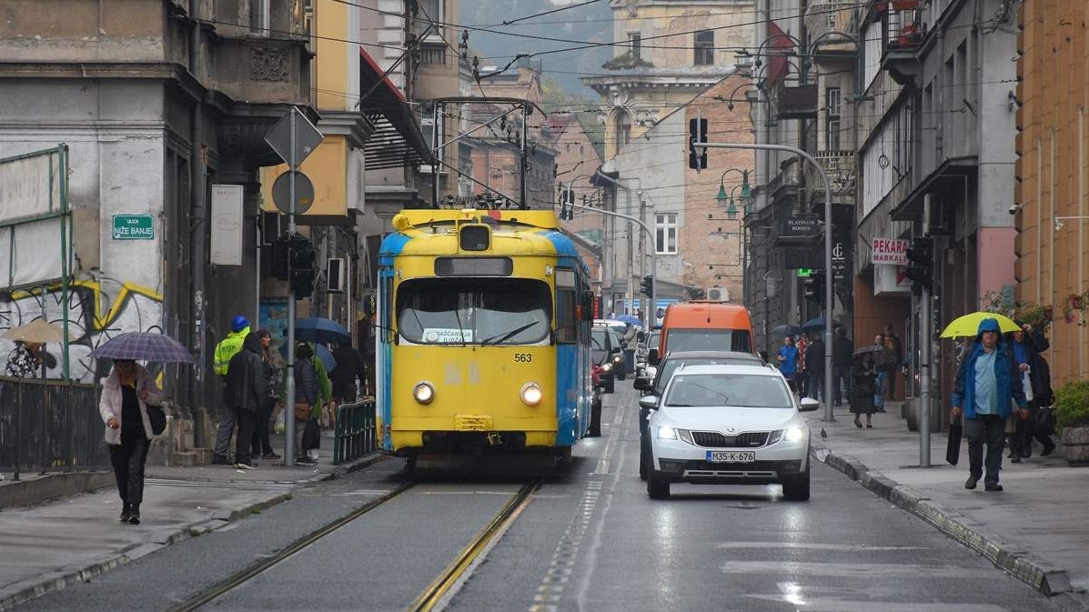 Vozačima u BiH zbog velikog broja prekršaja i nedostatka resursa kazne dolaze s kašnjenjem od godinu dana