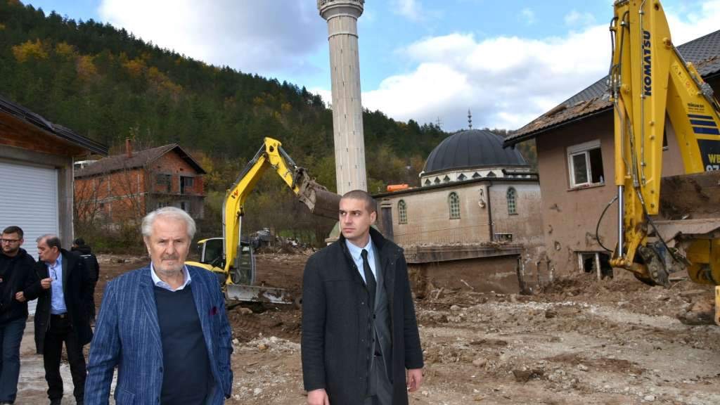 Lendo: Ako vlast nije u stanju rekonstruisati 70 m pruge, neka se povuku i tako pomognu građanima