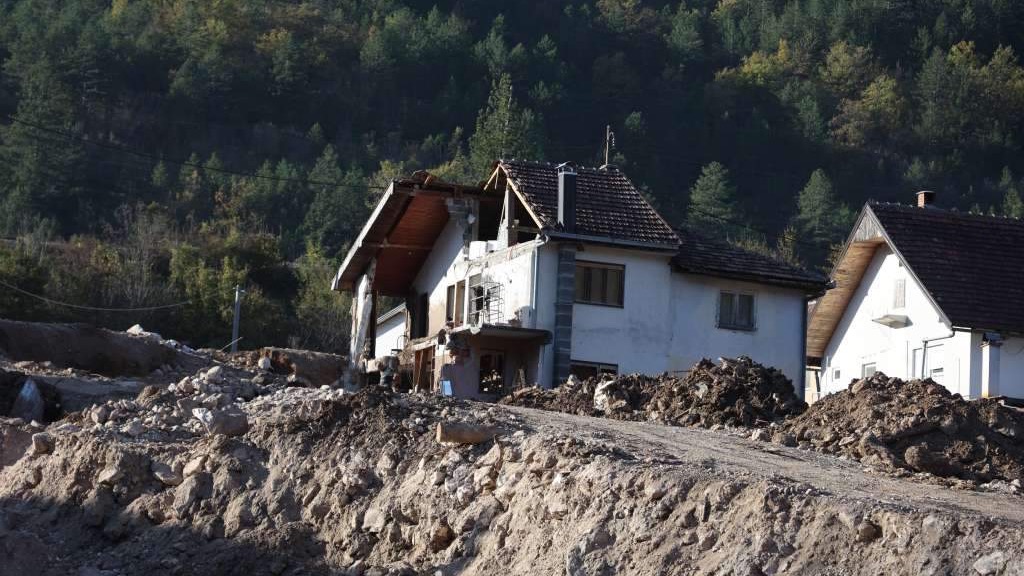 Nastavljeni radovi na raščišćavanju puteva i objekata stradalih u poplavama u Jablanici