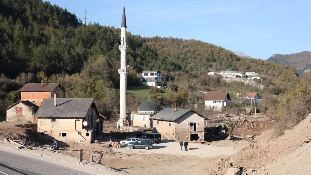 I dalje se radi na raščišćavanju ruševina u Donjoj Jablanici