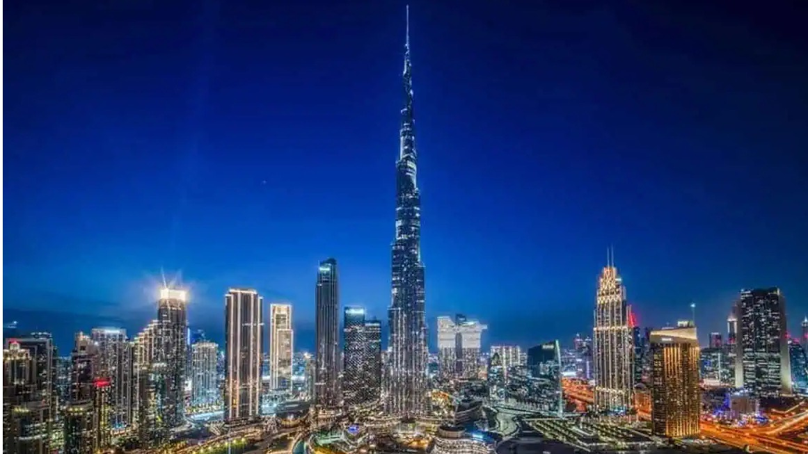 Burj Khalifa dobija novu fasadnu rasvjetu povodom 15. godišnjice