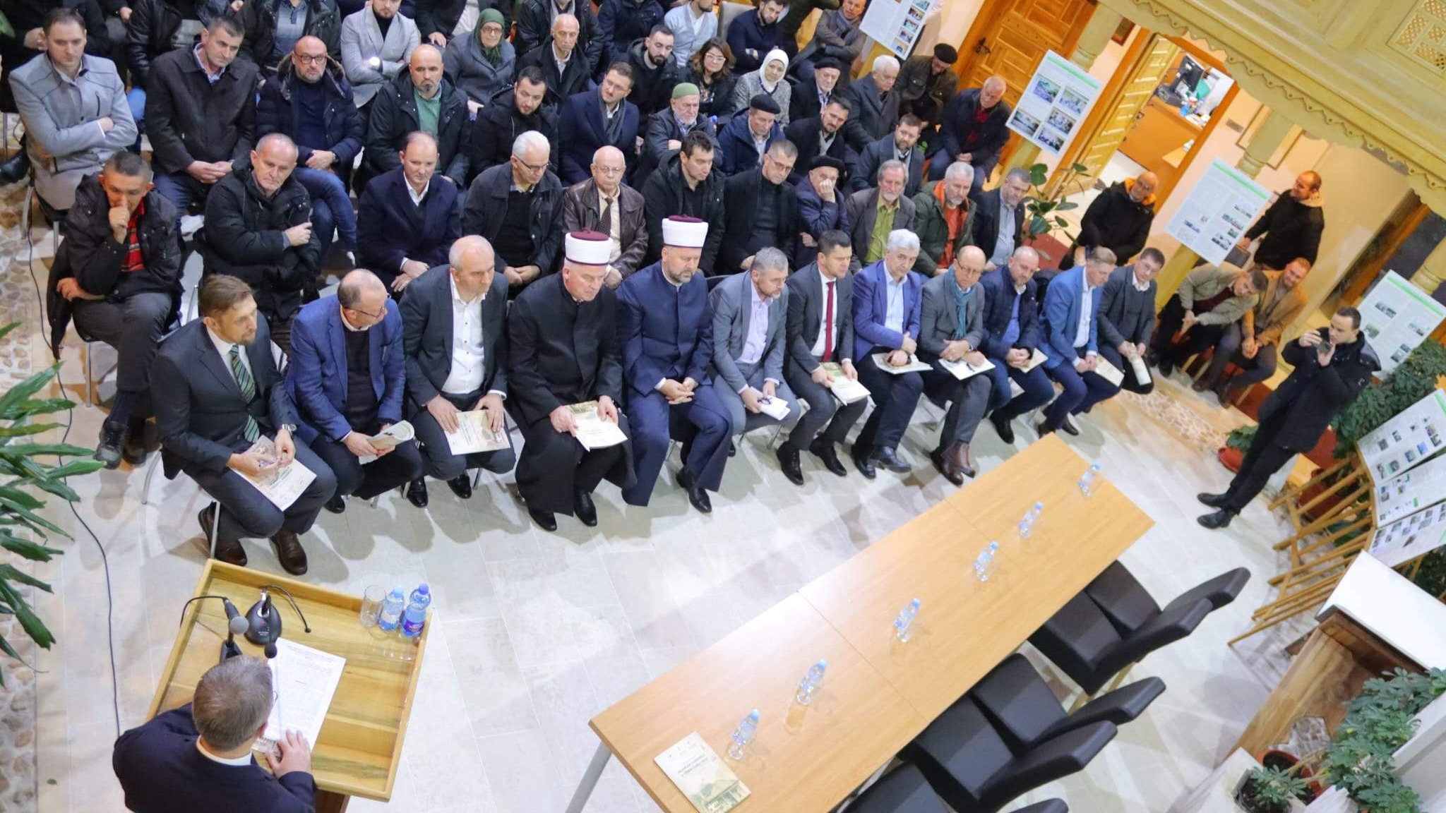 Počela konferencija "Islamska zajednica u Tešnju 1884 - 2024.