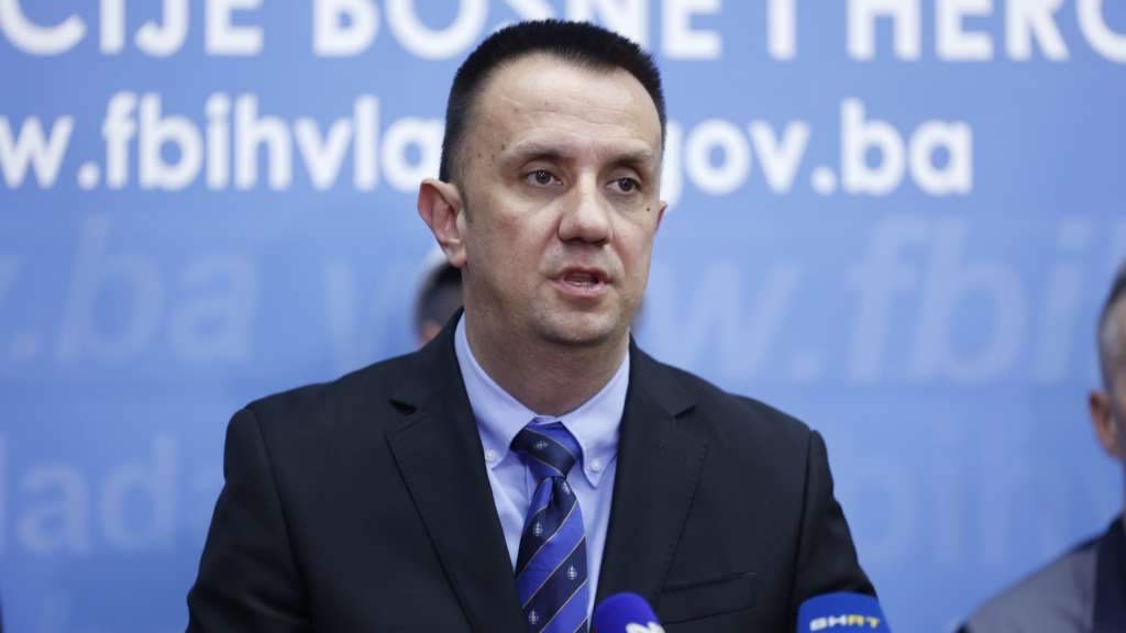 Lakić: Ne razmatramo poskupljenje struje, gubici EPBiH su nasatali u proteklih devet godina