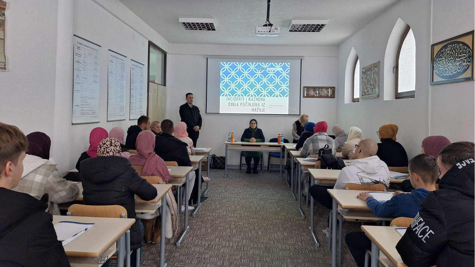 Vlasenica: Održan seminar za srednjoškolce o prepoznavanju i reagovanju na djela motivirana mržnjom