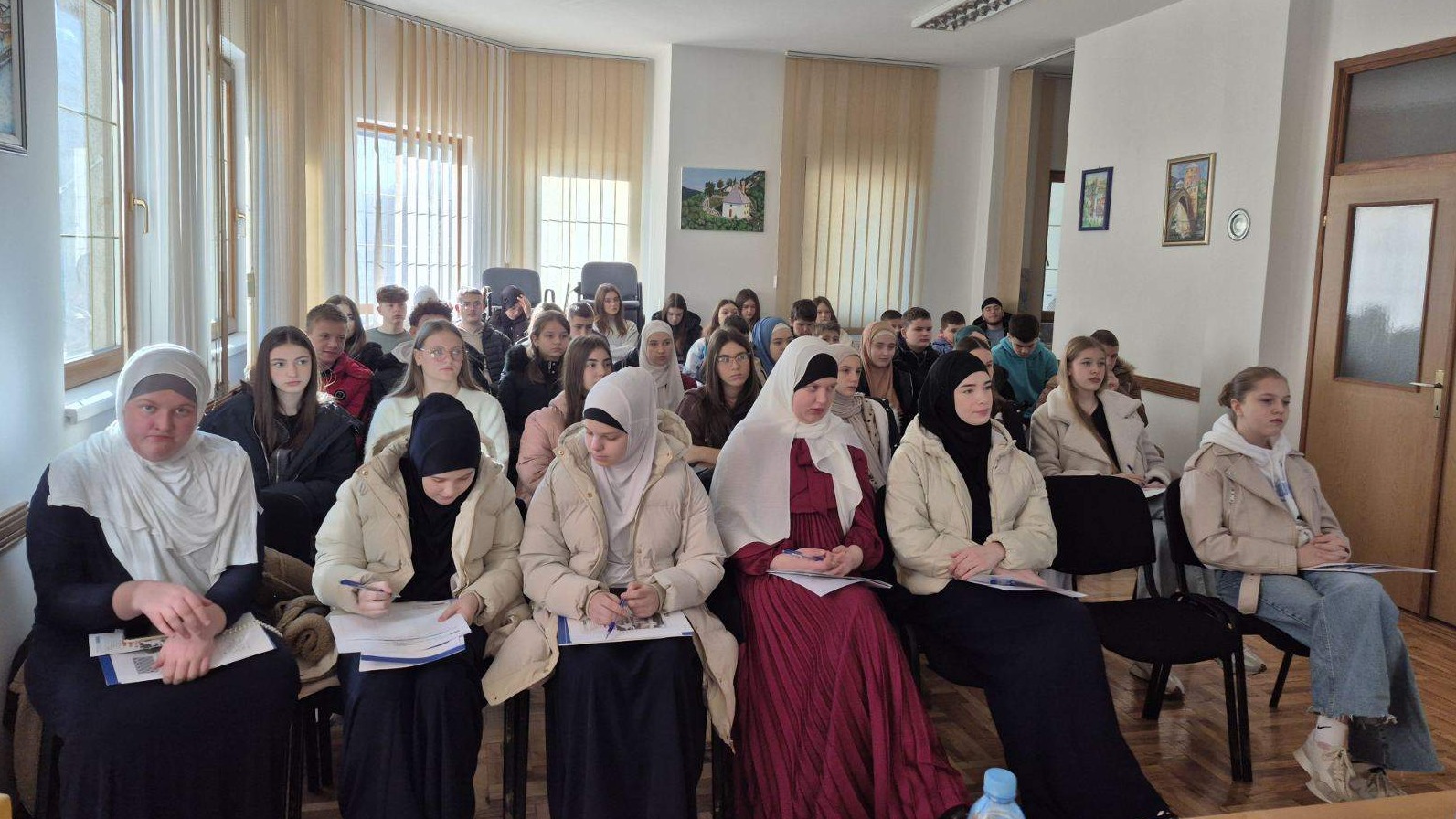 U Zvorniku održan seminar za mlade o krivičnim djelima motiviranim mržnjom