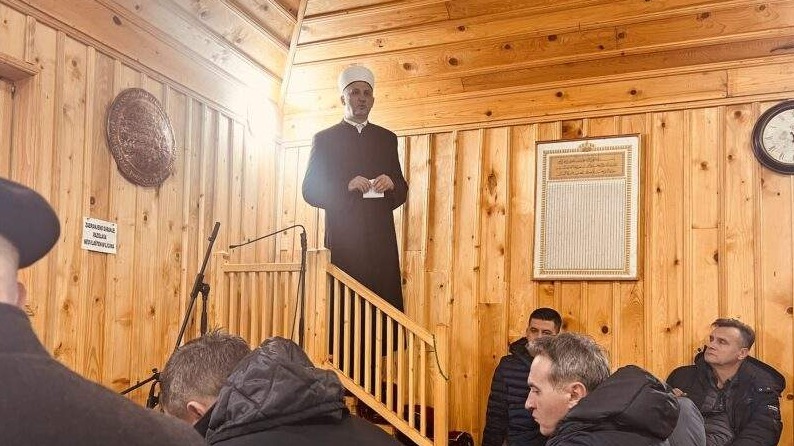 Glavni imam dr. Abdulgafar-ef. Velić održao hutbu u Igmanskoj džamiji povodom 31. godišnjice njene izgradnje