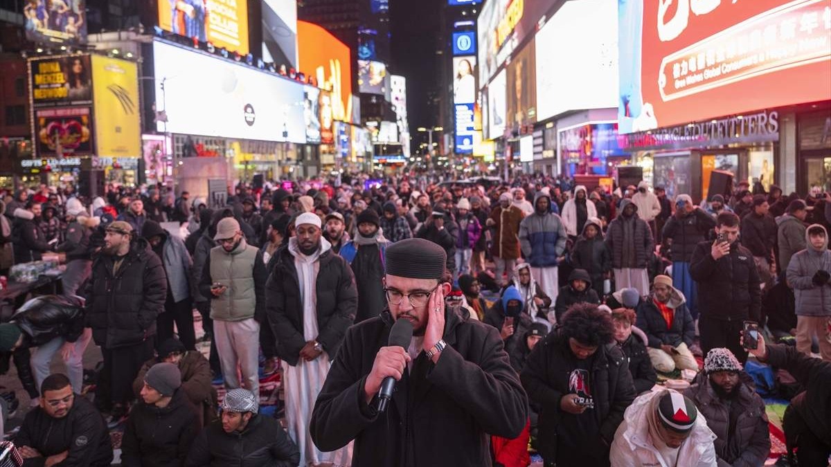 Zajednički namaz na Times Squareu u New Yorku