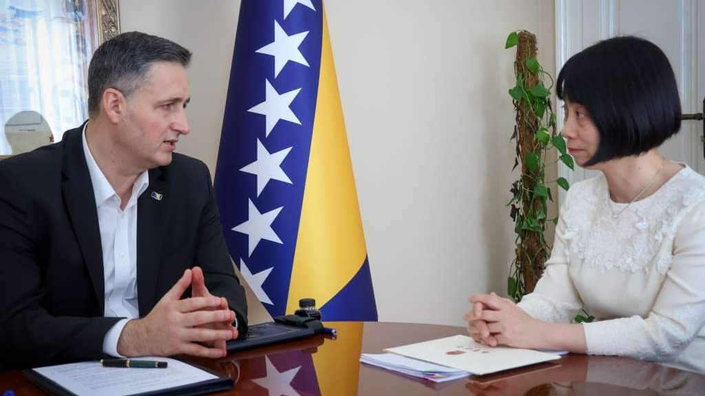 Bećirović s ambasadoricom Li - Kina podržava nezavisnost, suverenitet i teritorijalni integritet BiH