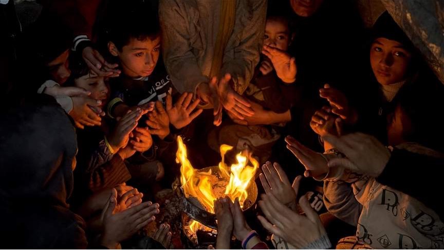 Prisilno raseljeni Palestinci u šatorima pokušavaju održati duh ramazana