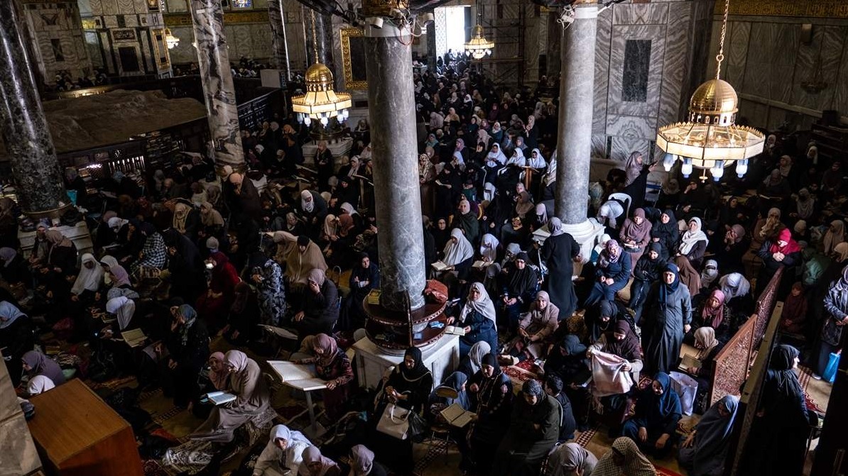 Vjernici klanjali džuma-namaz u džamiji Al-Aqsa u Jerusalemu