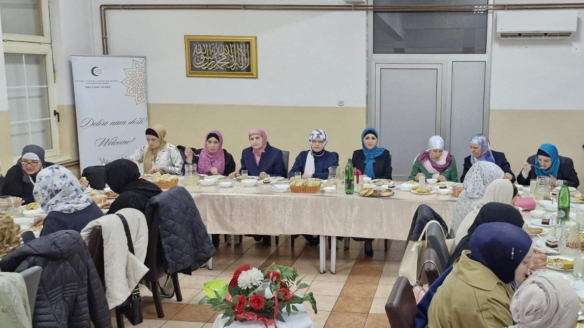 Zajedništvo i solidarnost: Tradicionalni iftar Odjela za brak i porodicu u Travniku