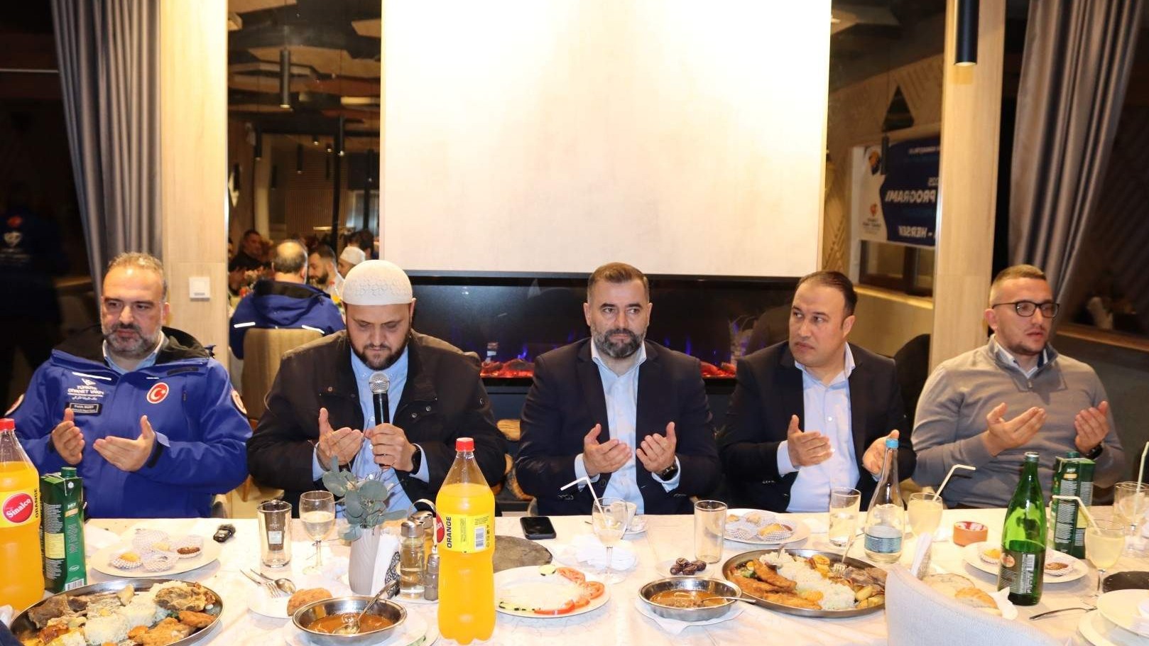 Uposlenici Medžlisa IZ-e Mostar na zajedničkom iftaru sa predstavnicima Fondacije vakufa Republike Turske 