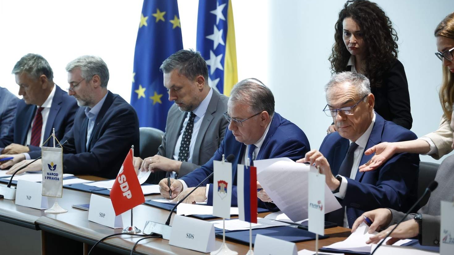 U Sarajevu potpisana Platforma za mir i EU: Politička scena polarizovana, neophodno povjerenje