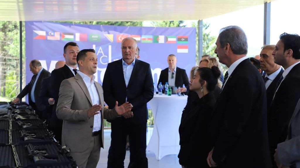 Goražde centar pažnje međunarodne delegacije: Ministar Helez i ambasadori posjetili kompanije namjenske industrije