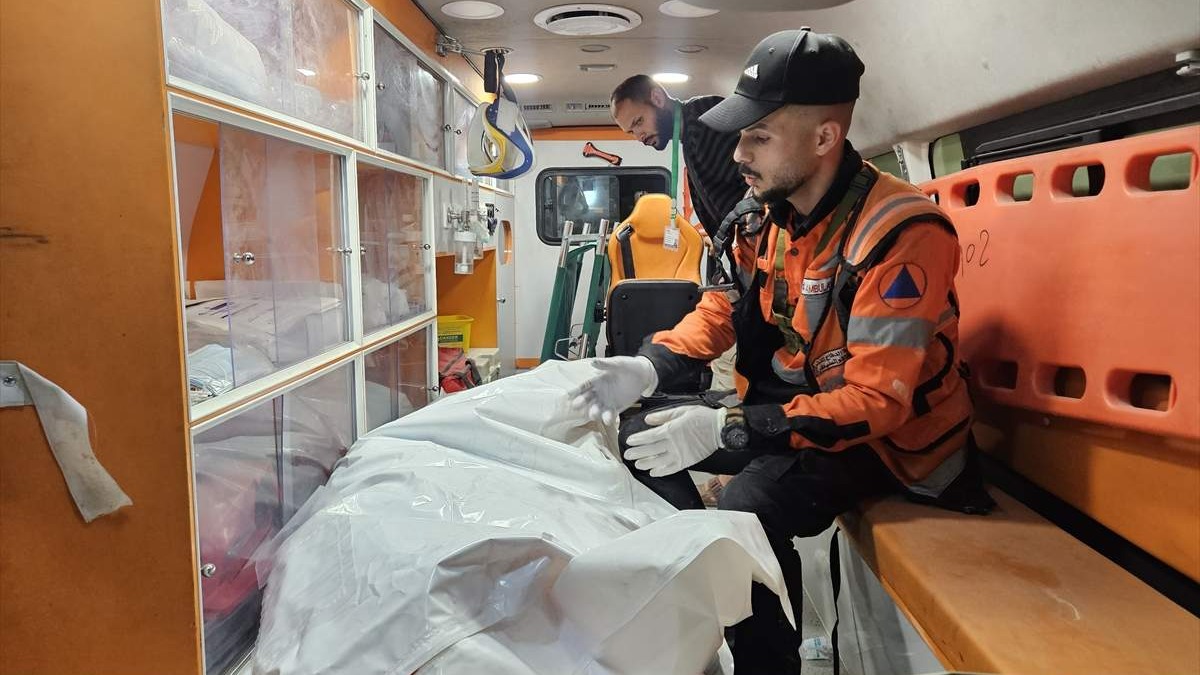 Još 46 Palestinaca ubijeno u sinoćnjim izraelskim napadima na kuće i šatore širom Gaze