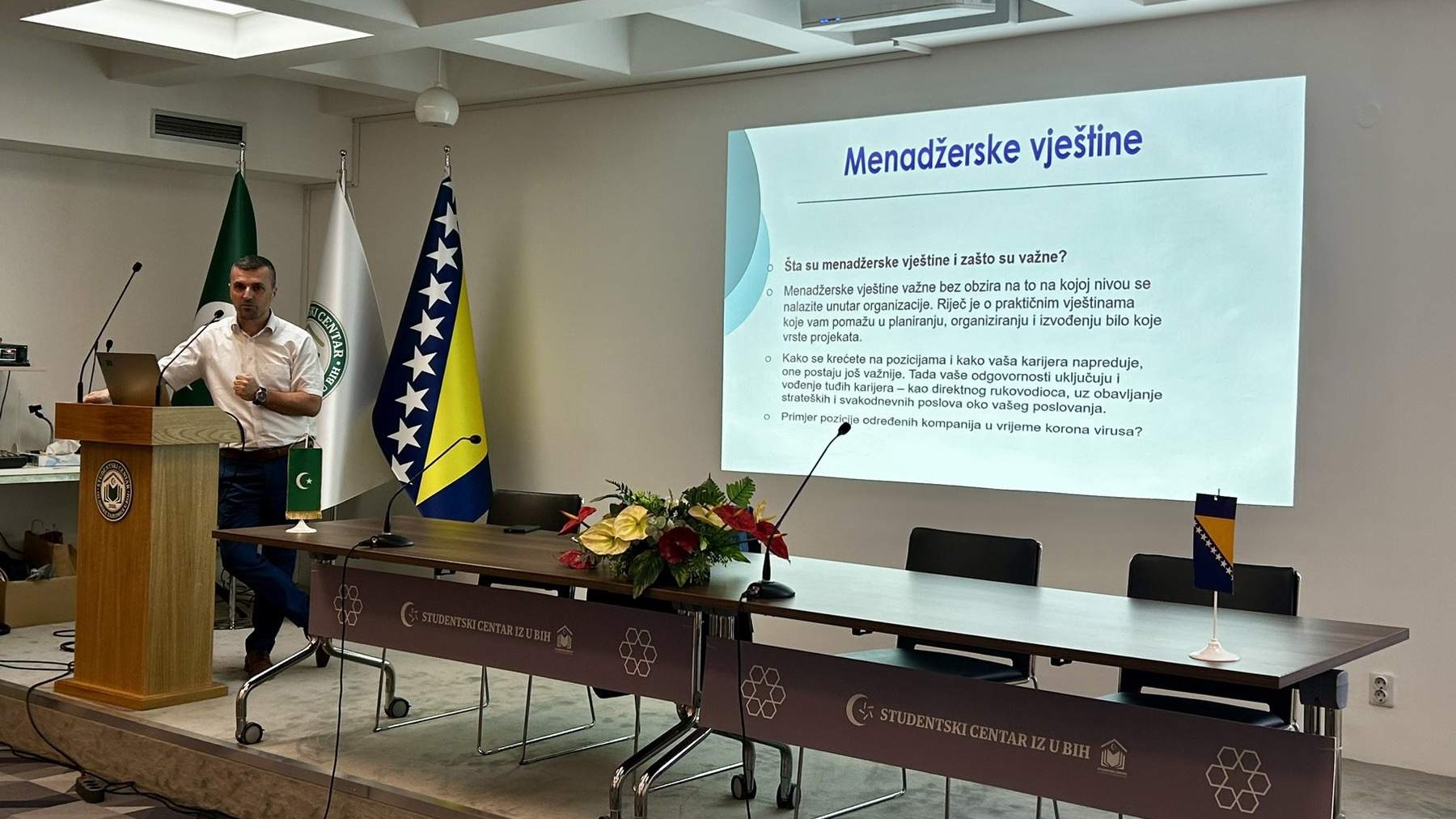 nspirativno predavanje mr. sci. Semina Kasuma na Akademiji liderstva za mlade