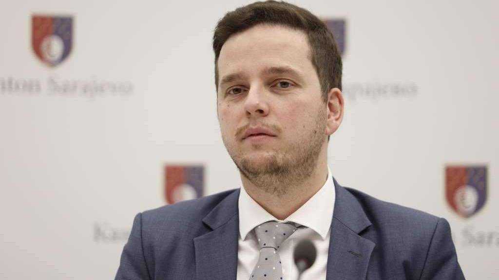 Sindikat državnih službenika upozorio premijera Uka: Ignorisanje zahtjeva radnika može dovesti do ozbiljnijih mjera