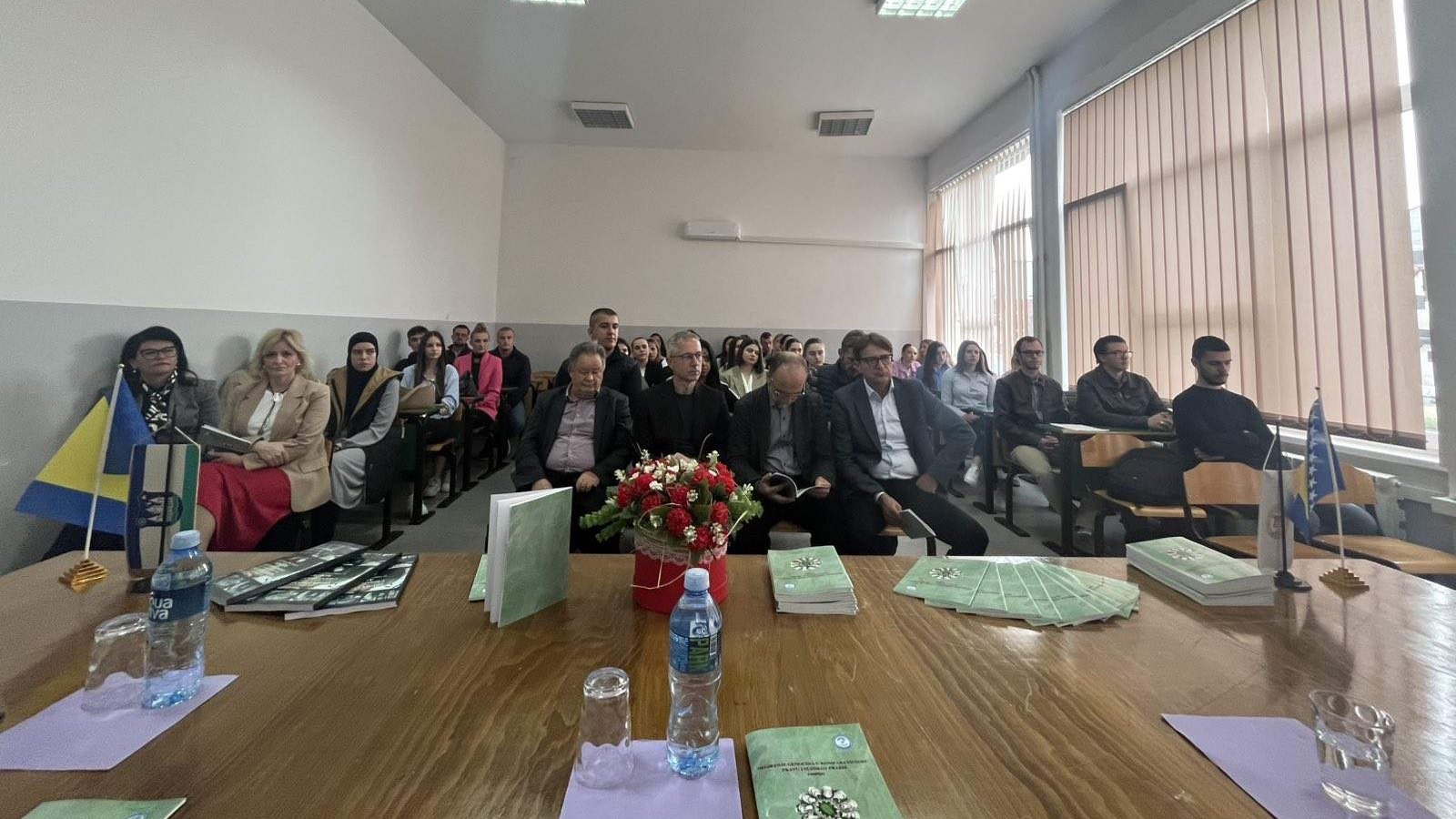 Na Pravnom fakultetu u Bihaću prezentirana studija o negiranju genocida u komparativnom pravu i sudskoj praksi