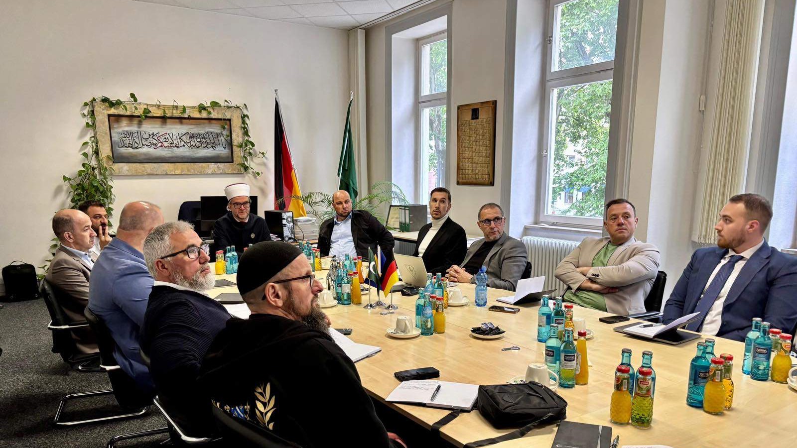 Muftija Kobilica sa predsjednicima krovnih organizacija u Wiesbadenu: „Zajednica u dijaspori mora biti vjerodostojna, funkcionalna i dostupna svom narodu“