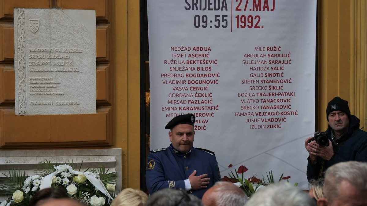 Obilježene 33 godine od masakra nad građanima u redu za hljeb u opkoljenom Sarajevu