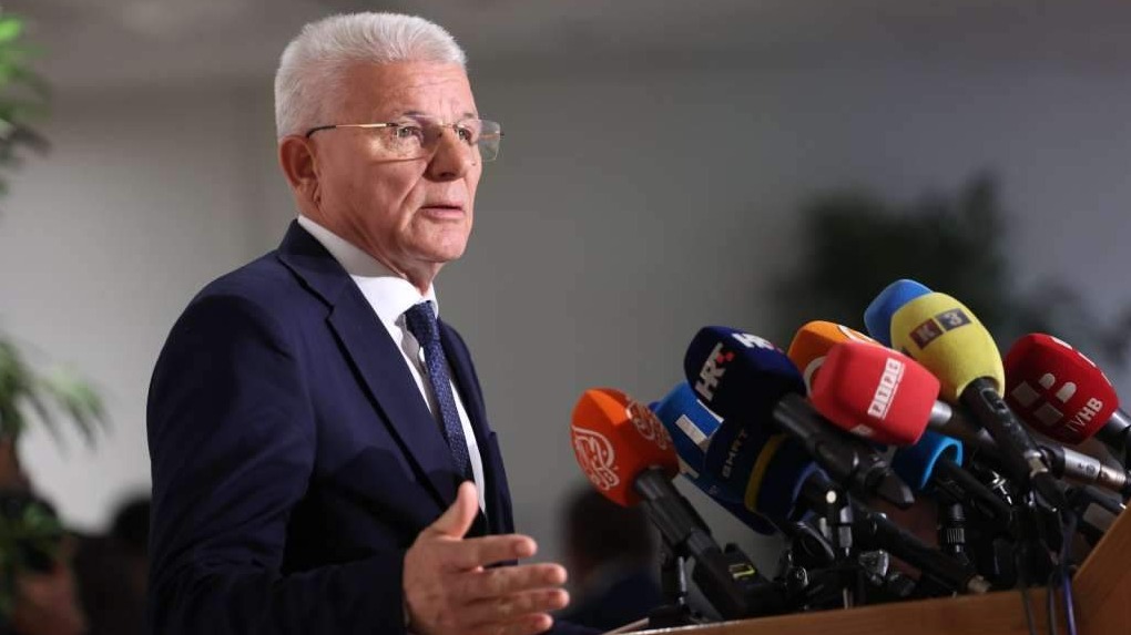 Džaferović: Dom se mora osloboditi okova onih koji brutalno krše Ustav BiH i Poslovnik o radu