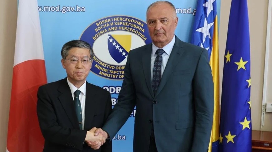 Ministar odbrane BiH Zukan Helez primio japanskog ambasadora u nastupnu posjetu